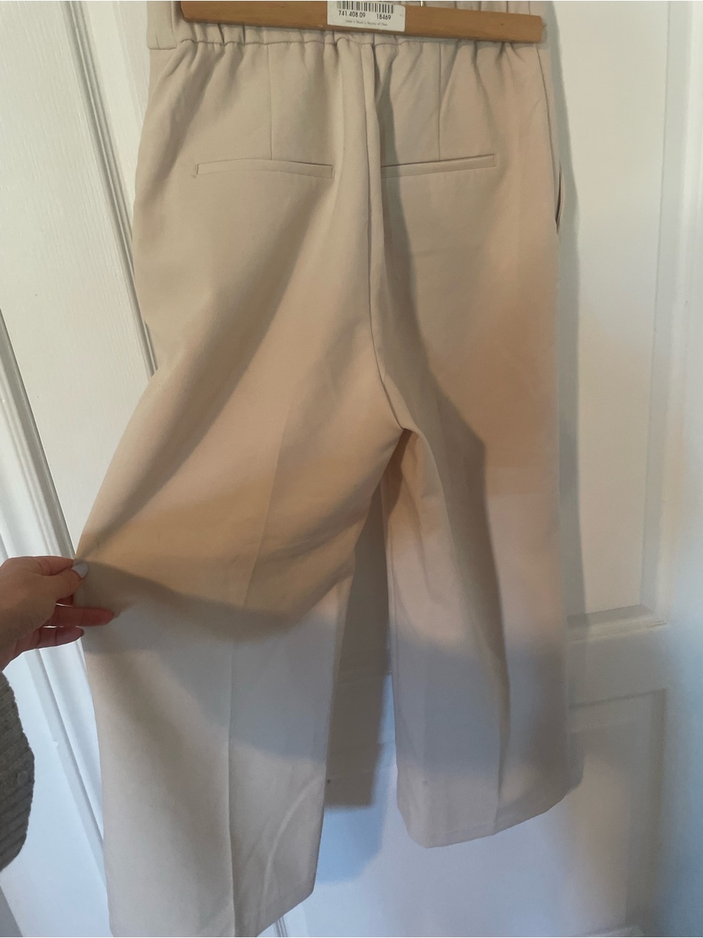 Zara Wide-Leg Trousers in Light Beige - Picture 3 of 9